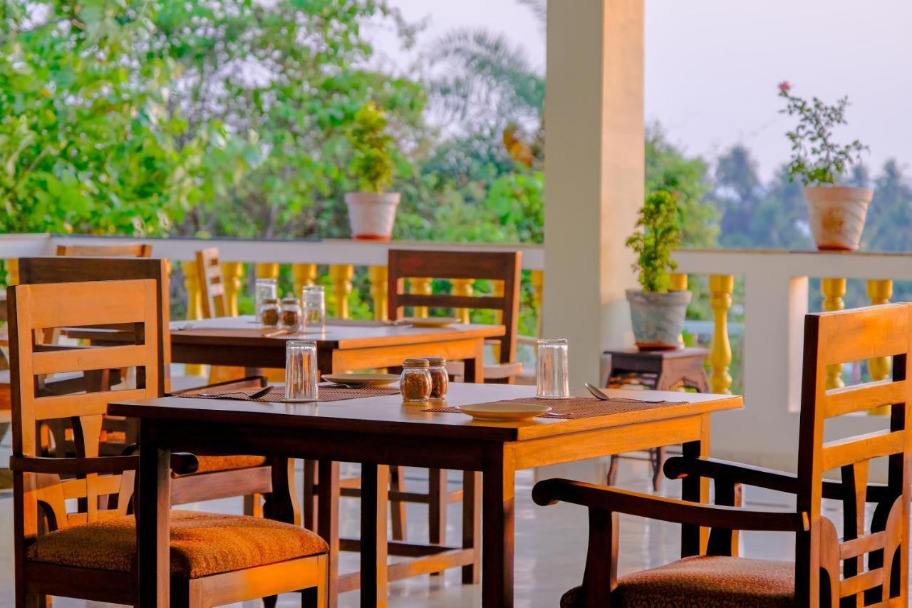 Sparv Aulakhs Resort Mandrem Buitenkant foto