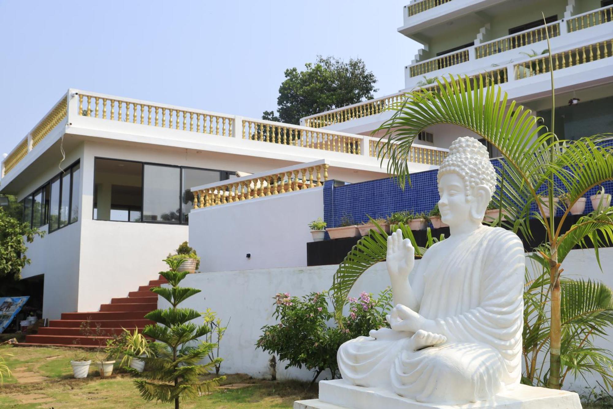 Sparv Aulakhs Resort Mandrem Buitenkant foto