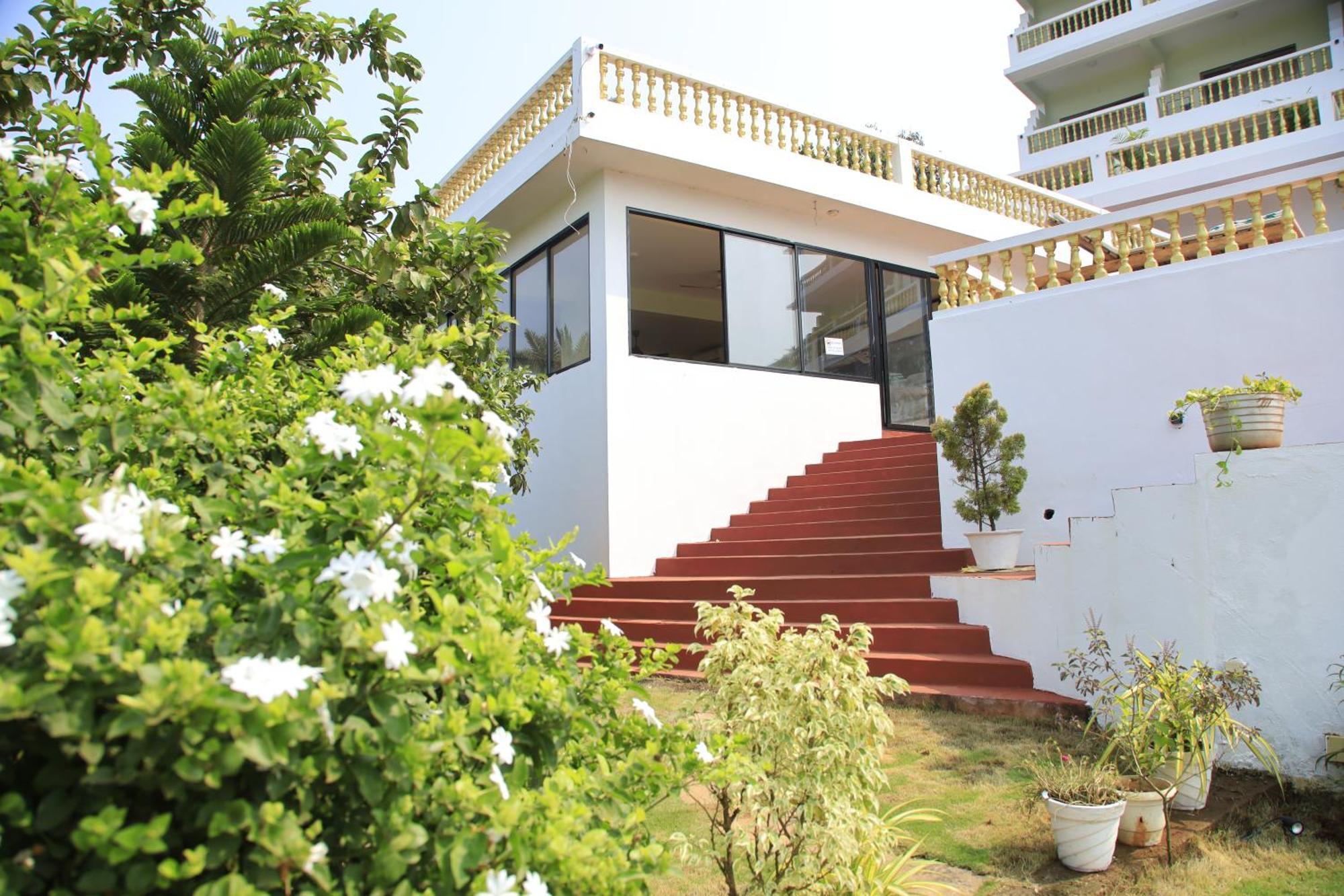 Sparv Aulakhs Resort Mandrem Buitenkant foto