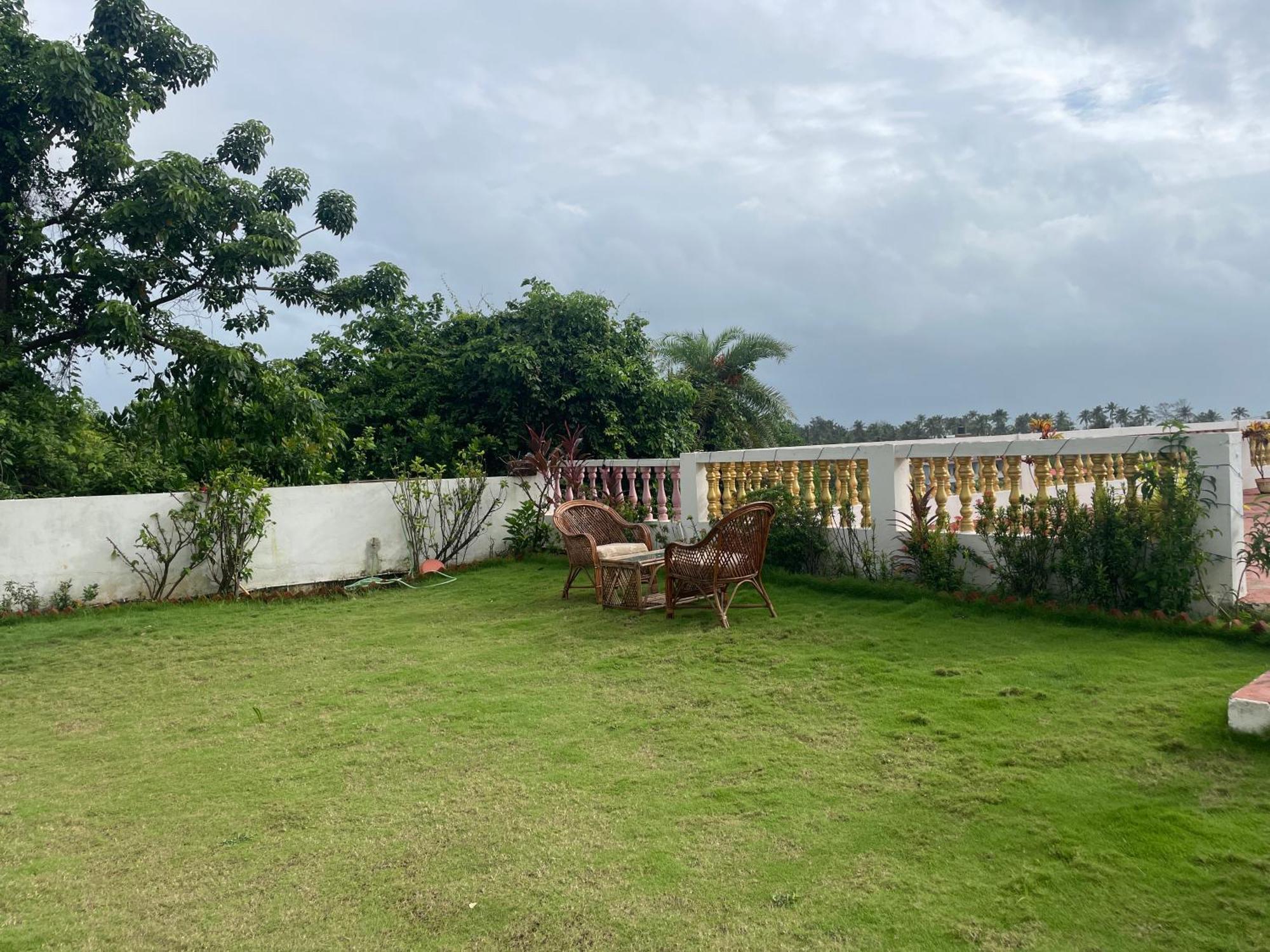 Sparv Aulakhs Resort Mandrem Buitenkant foto