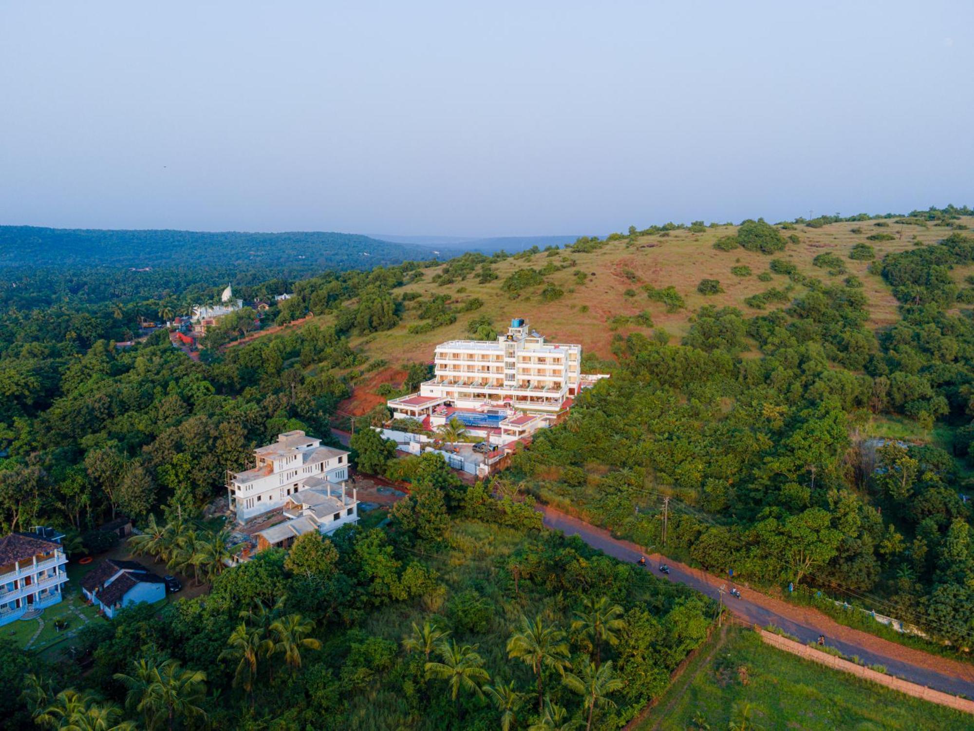 Sparv Aulakhs Resort Mandrem Buitenkant foto