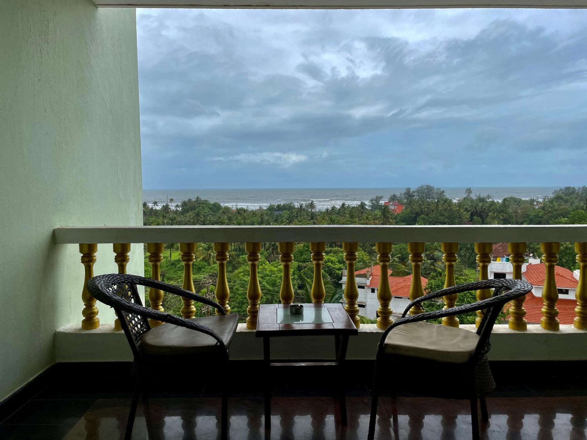 Sparv Aulakhs Resort Mandrem Buitenkant foto