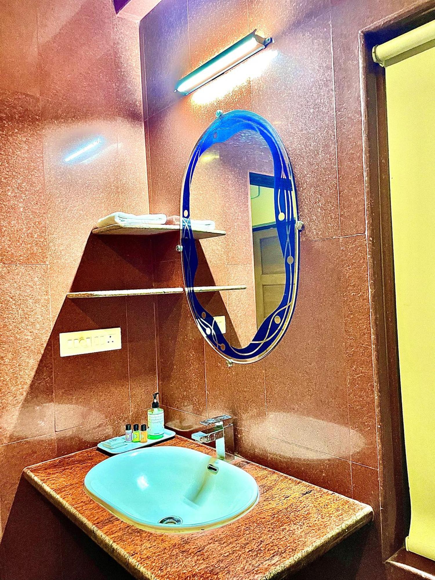 Sparv Aulakhs Resort Mandrem Buitenkant foto
