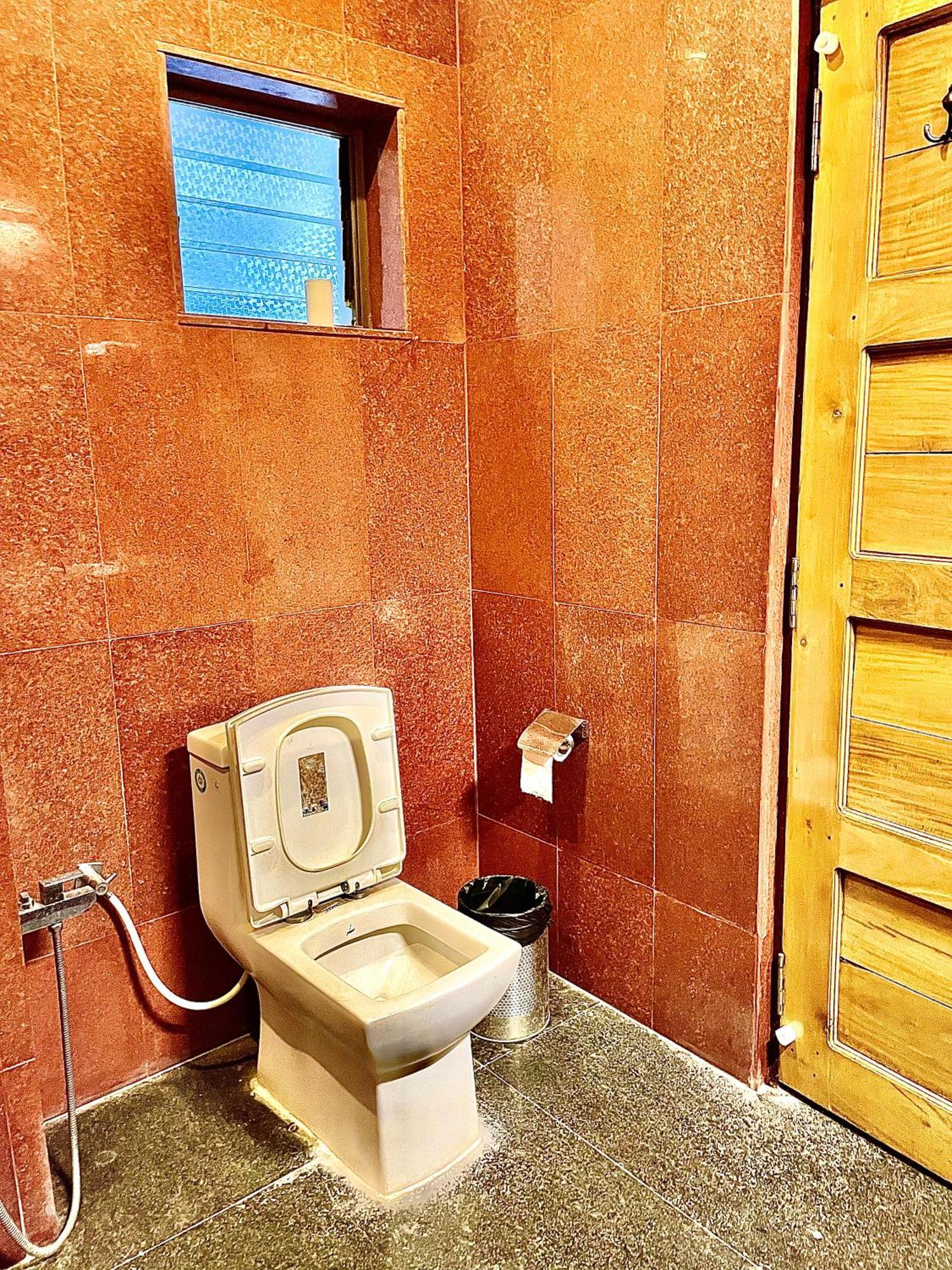 Sparv Aulakhs Resort Mandrem Buitenkant foto